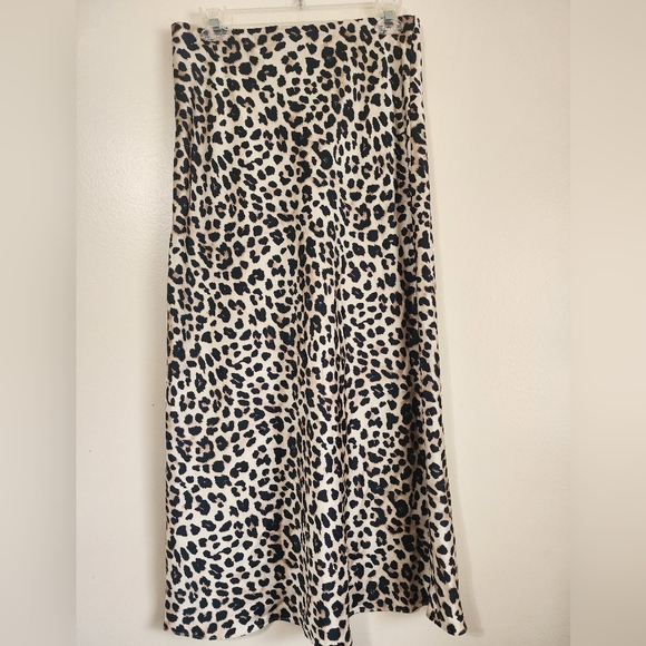 Zara Dresses & Skirts - Zara Black and Cream Animal Print Maxi Skirt